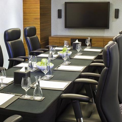 76042313-Moevenpick-Hotel-Deira-Meeting-Room-1-DEF