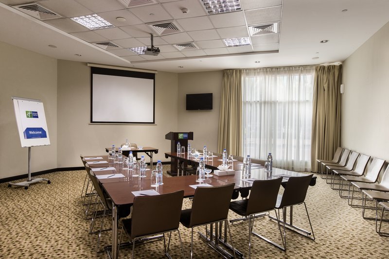 Holiday Inn Express Dubai - Safa Park