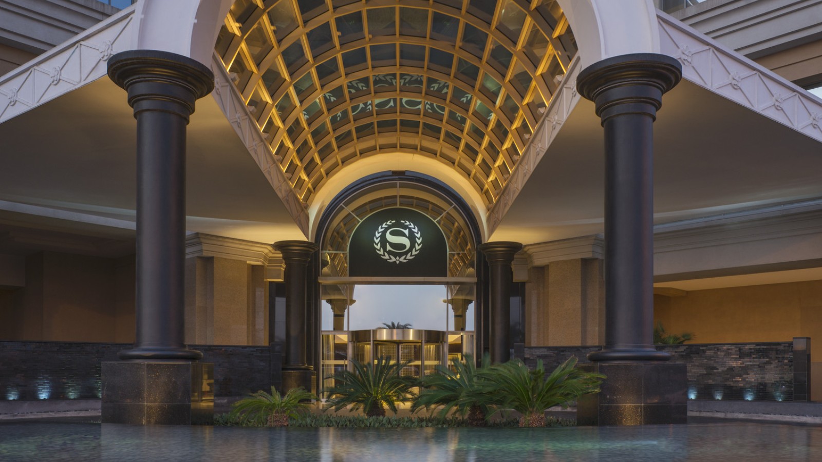 sheraton dubai mall entrance