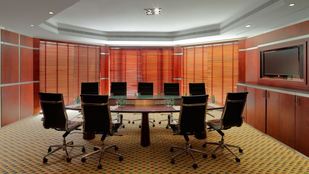 Le-Meridien-Dubai-meeting-room