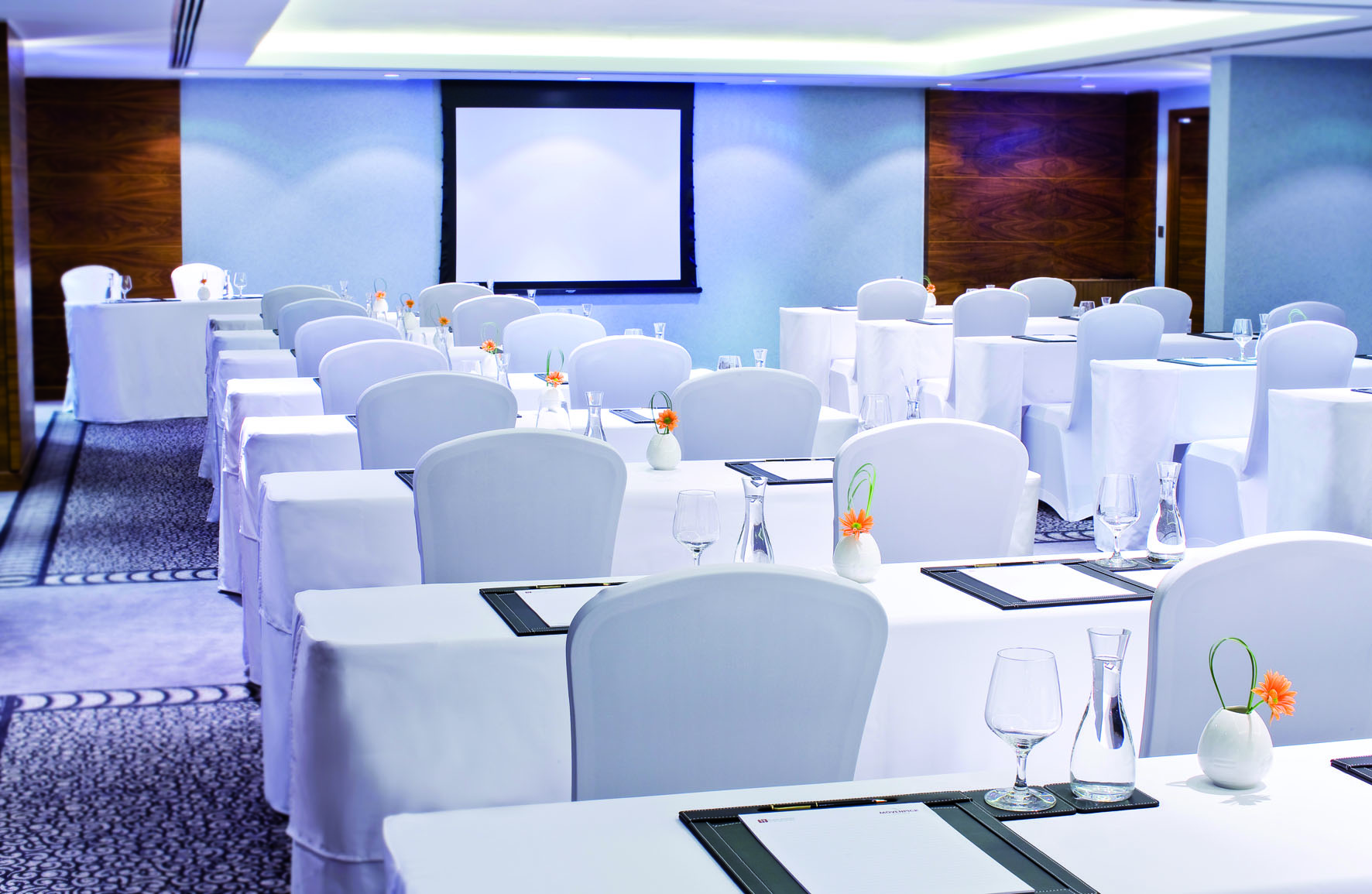 Movenpick-Hotel-Apartments-The-Square-Meeting-Room-Basel-Geneva-and-Lausanne1