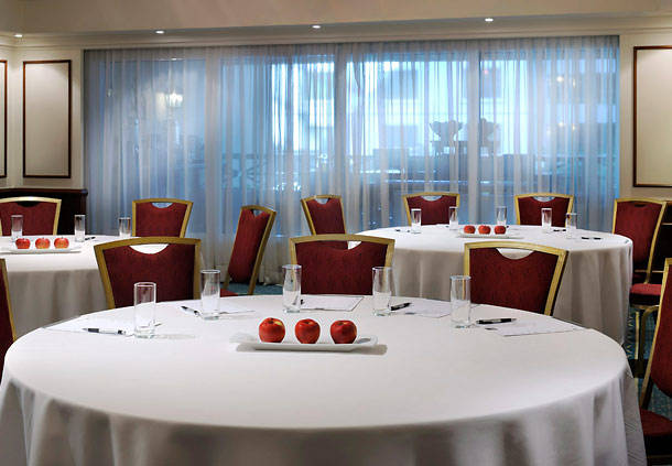 JW Marriott Hotel Dubai meeting room