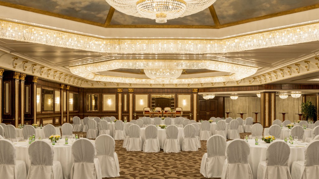 ballroom-at-le-meridien-dubai-airport-hotel